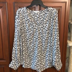 Women’s Black and White Top